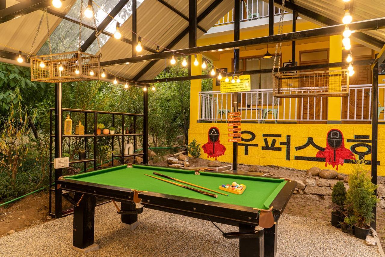 Whoopers Hostel Manali מראה חיצוני תמונה